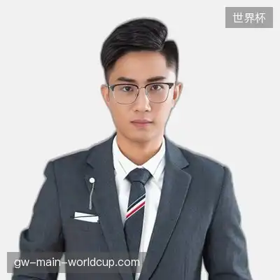 邱亮平